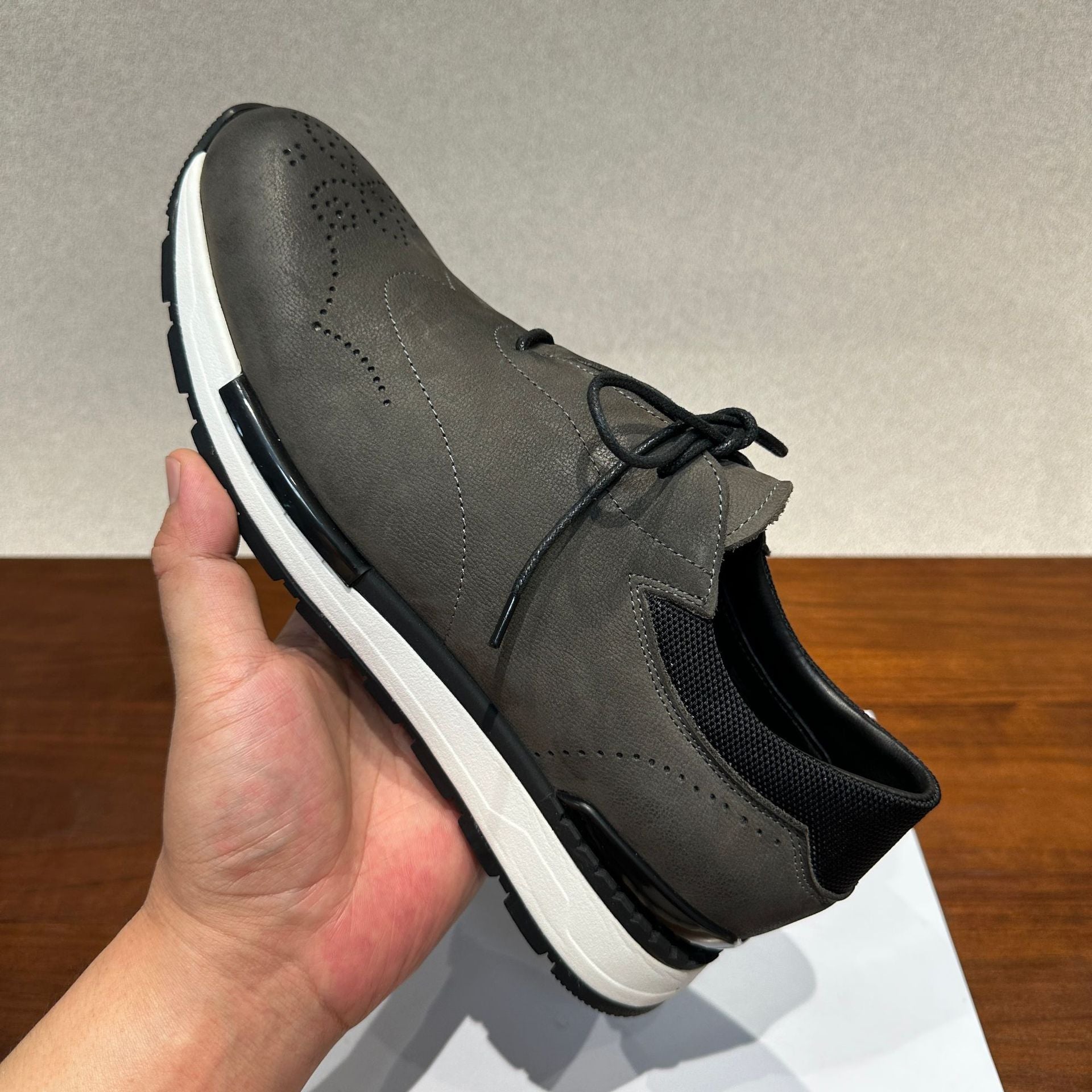 Retro Business Casual Leather Shoes – Top-Grain Cowhide.